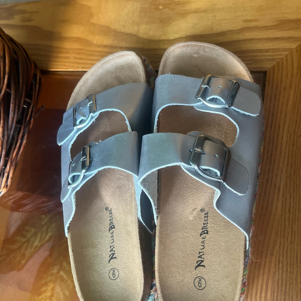 😊 Nature Breeze Platform Buckle Sandals new with box color silver.